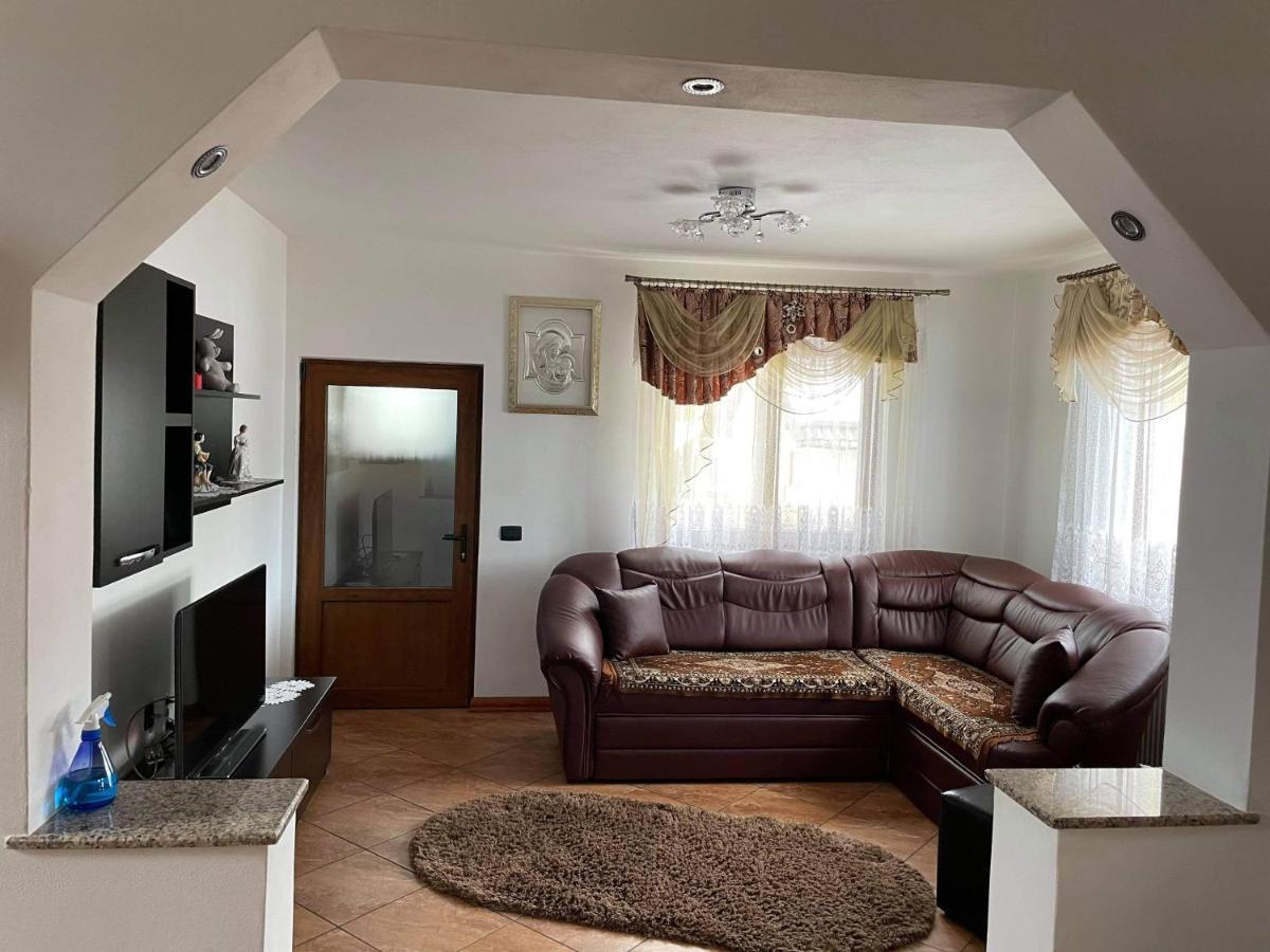 Вилла Casa Paty Мэнэстиря-Гуморулуй Экстерьер фото