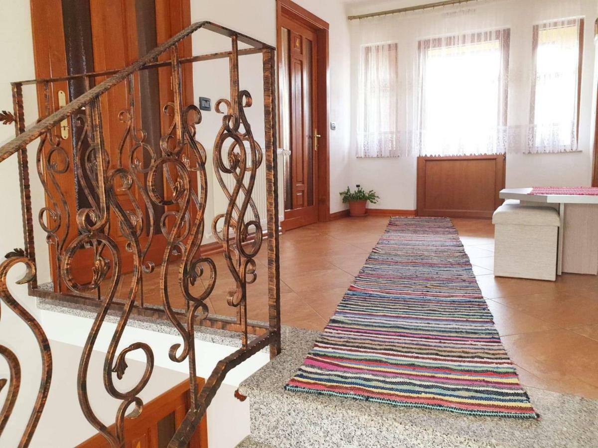 Вилла Casa Paty Мэнэстиря-Гуморулуй Экстерьер фото